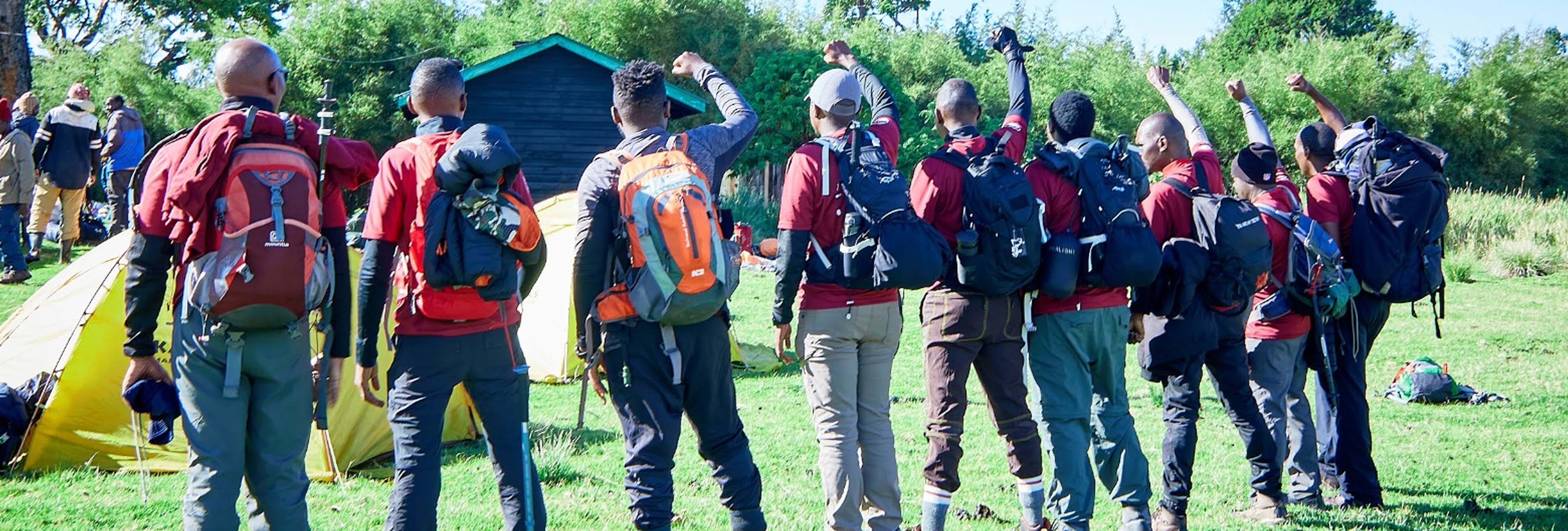 Hiking with outdoor circuits 